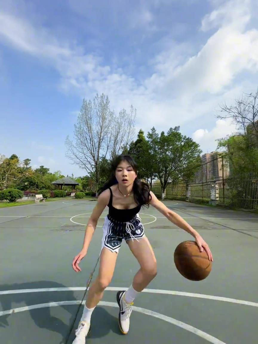 看著有點(diǎn)實(shí)力，敢背打我不？